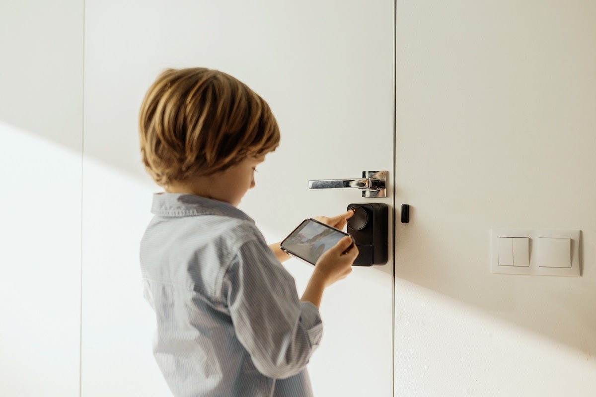 Best front door locks for peace of mind: secure your entryway with smart locks - SwitchBot UK